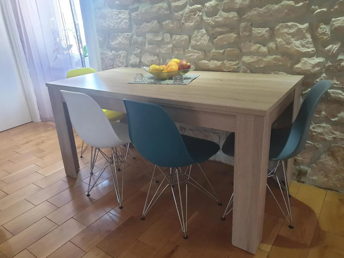 Apartman The Color Of Summer Apartment Cres