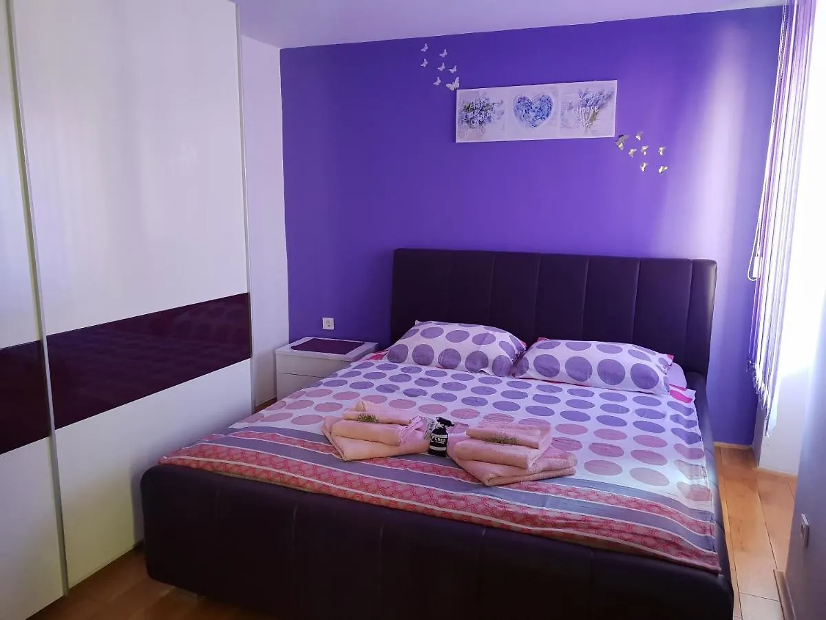 Apartman The Color Of Summer Apartment Cres