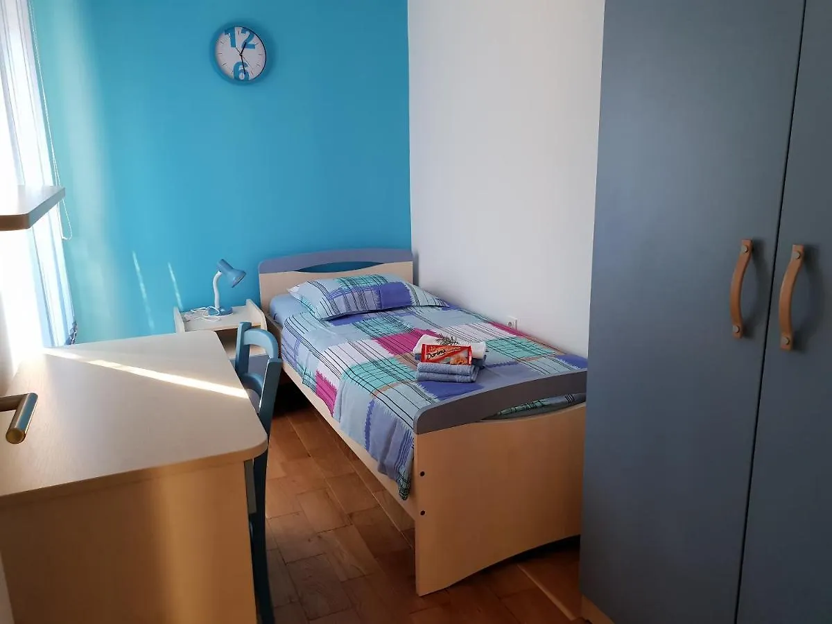 Apartman The Color Of Summer Apartment Cres