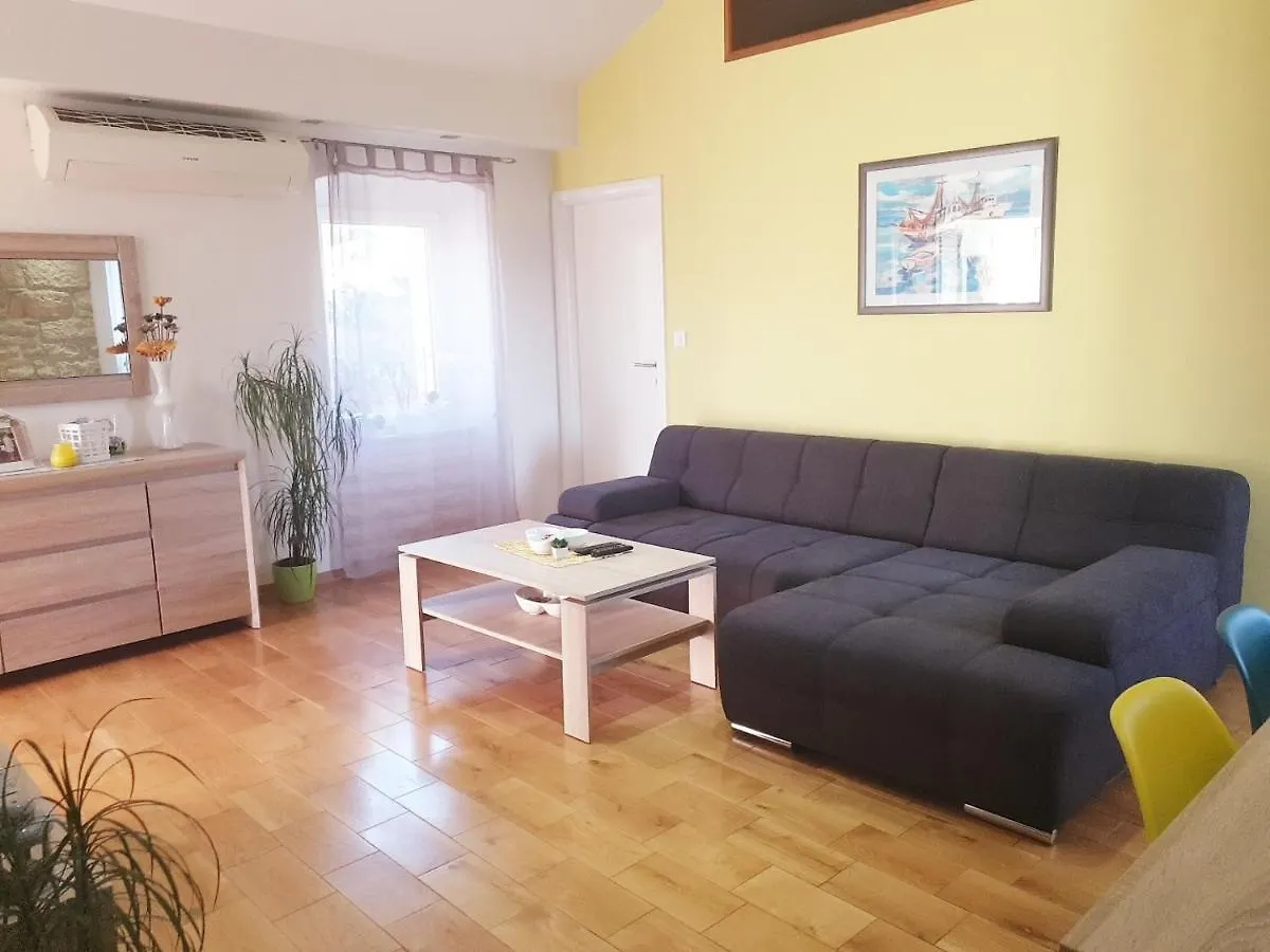 Apartman The Color Of Summer Apartment Cres