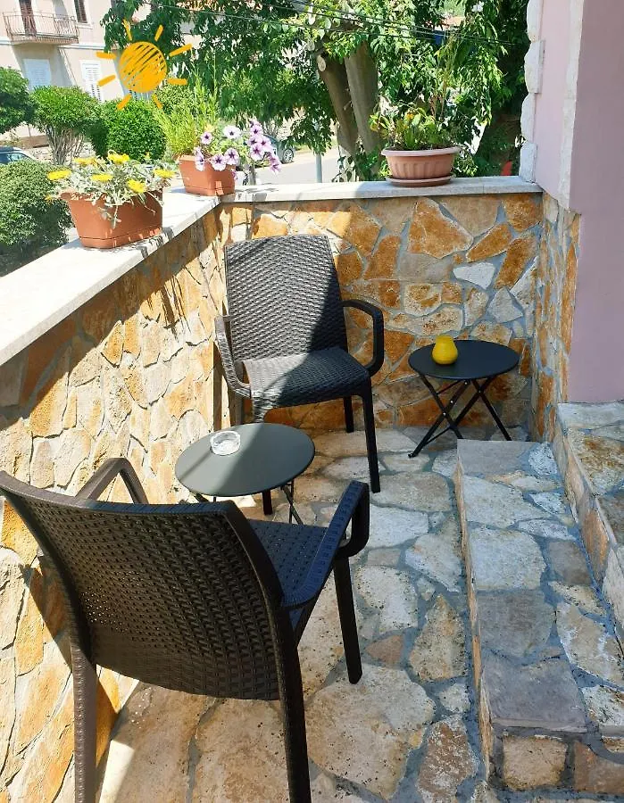 Apartman The Color Of Summer Apartment Cres