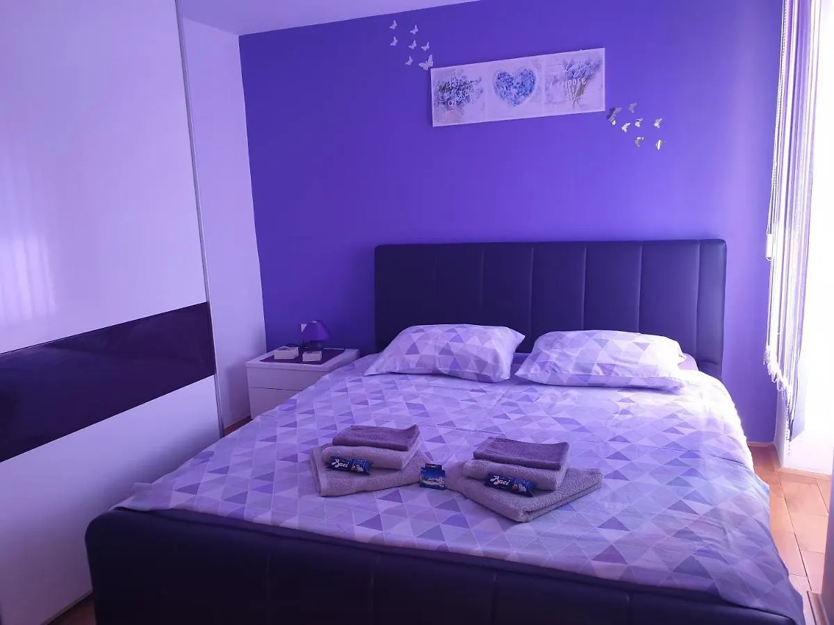Apartman The Color Of Summer Apartment Cres